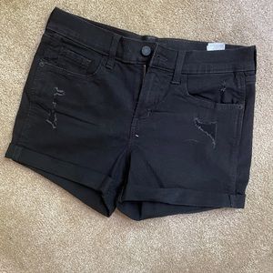 Old navy mid rise boyfriend jean shorts.